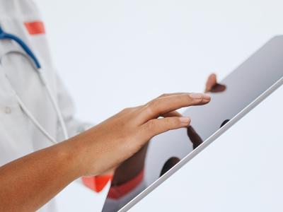 HCII researchers collaborated with physicians and colleagues from the University of Pittsburgh and UPMC to determine if AI could help physicians make decisions in the ICU — and if clinicians would even trust such assistance. (Photo courtesy of Polina Tankilevitch.)