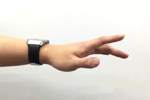 Finger Gesturing with Watch 
